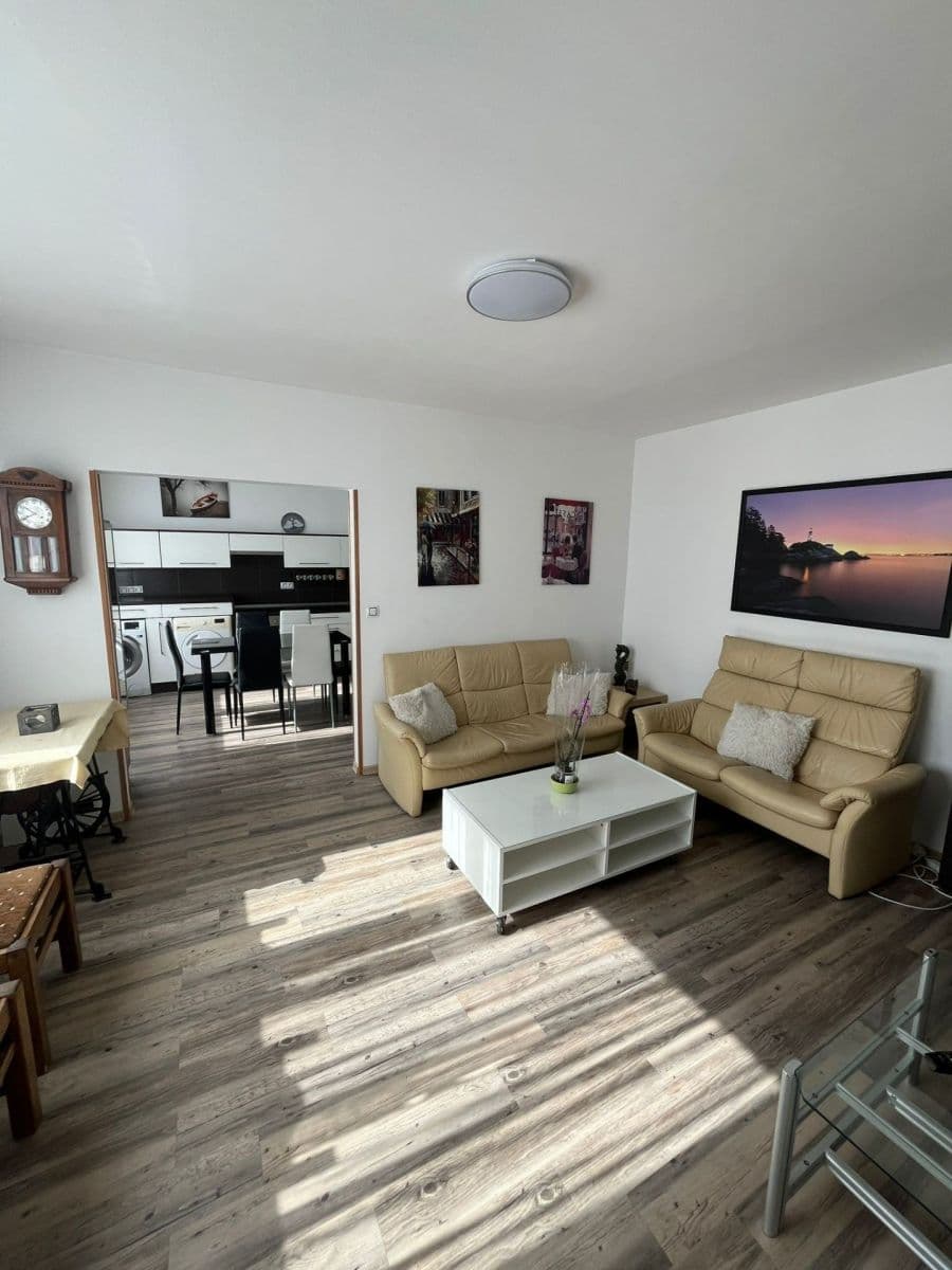 Pronájem bytu 3+1 50 m², Adámkova, Chomutov, Ústecký kraj Pronájem bytu 3+1 50 m², Adámkova, Chomutov, Ústecký kraj