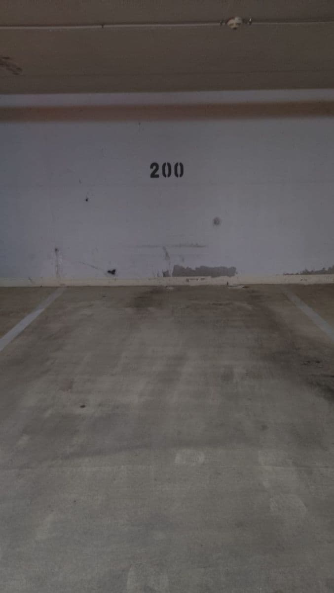 Pronájem garáže 15 m², Sluneční náměstí, Praha, Praha Pronájem garáže 15 m², Sluneční náměstí, Praha, Praha