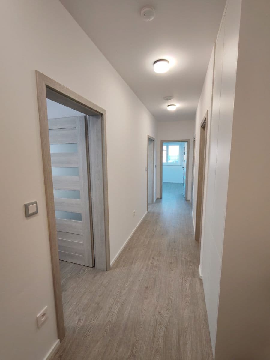 Pronájem bytu 3+kk 63 m², T. G. Masaryka, Kostelec nad Labem, Středočeský kraj Pronájem bytu 3+kk 63 m², T. G. Masaryka, Kostelec nad Labem, Středočeský kraj
