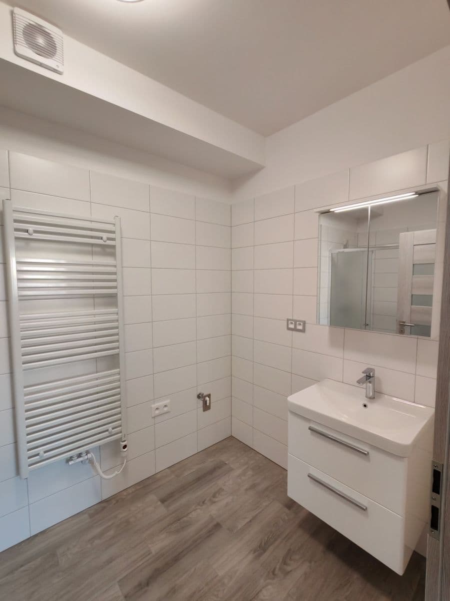 Pronájem bytu 3+kk 63 m², T. G. Masaryka, Kostelec nad Labem, Středočeský kraj Pronájem bytu 3+kk 63 m², T. G. Masaryka, Kostelec nad Labem, Středočeský kraj
