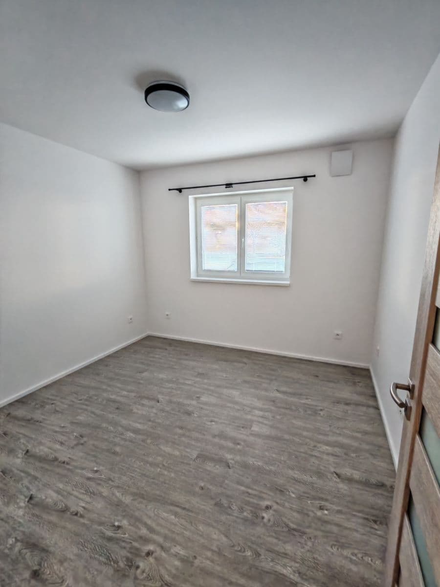 Pronájem bytu 3+kk 63 m², T. G. Masaryka, Kostelec nad Labem, Středočeský kraj Pronájem bytu 3+kk 63 m², T. G. Masaryka, Kostelec nad Labem, Středočeský kraj