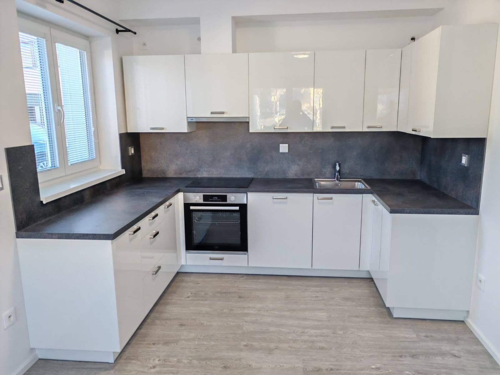 Pronájem bytu 3+kk 63 m², T. G. Masaryka, Kostelec nad Labem, Středočeský kraj Pronájem bytu 3+kk 63 m², T. G. Masaryka, Kostelec nad Labem, Středočeský kraj