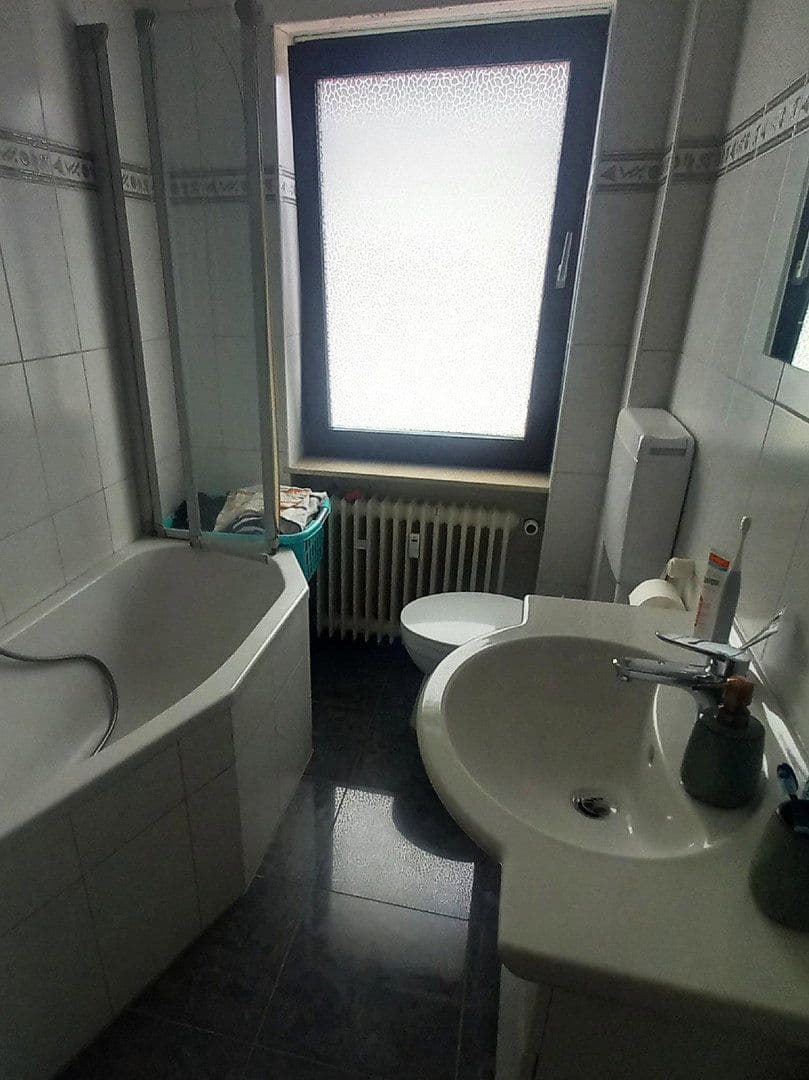 Pronájem bytu 3+1 67 m², Kiefernweg 1, Seeheim-Jugenheim, Hessen Pronájem bytu 3+1 67 m², Kiefernweg 1, Seeheim-Jugenheim, Hessen