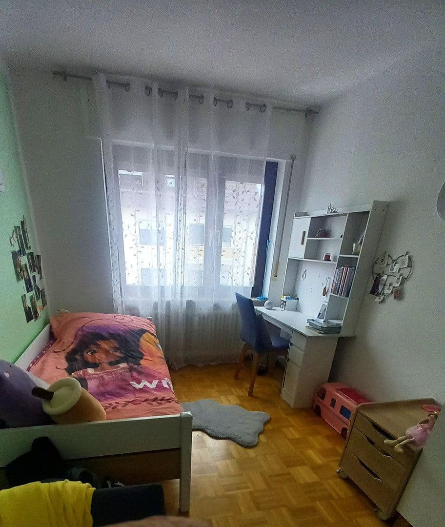 Pronájem bytu 3+1 67 m², Kiefernweg 1, Seeheim-Jugenheim, Hessen Pronájem bytu 3+1 67 m², Kiefernweg 1, Seeheim-Jugenheim, Hessen