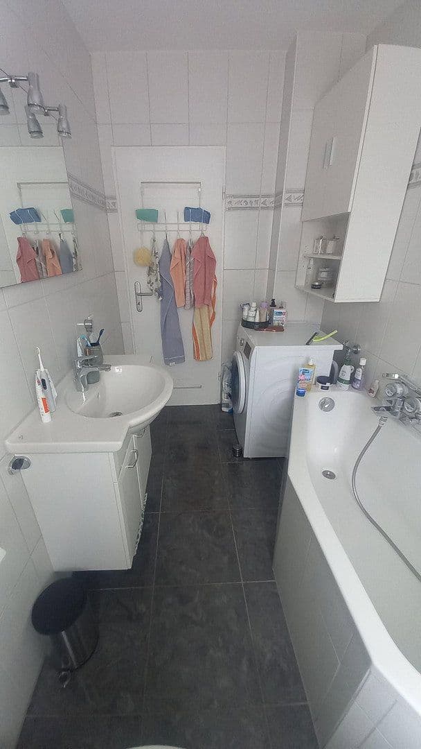 Pronájem bytu 3+1 67 m², Kiefernweg 1, Seeheim-Jugenheim, Hessen Pronájem bytu 3+1 67 m², Kiefernweg 1, Seeheim-Jugenheim, Hessen