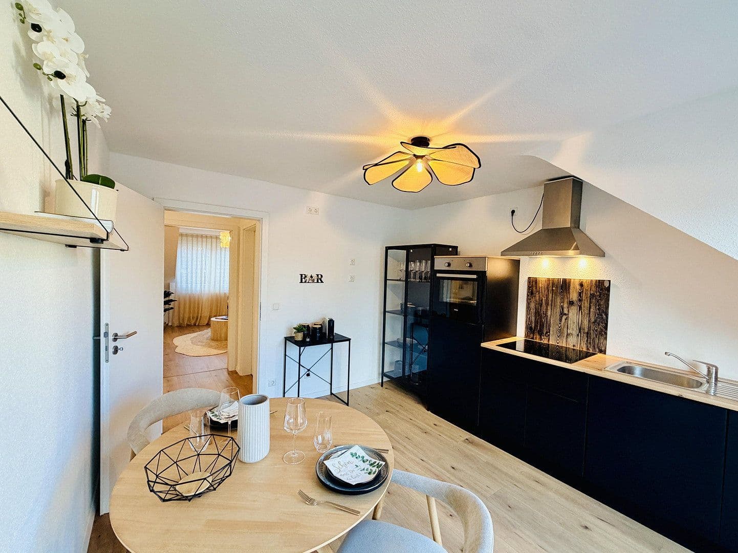 Pronájem domu 190 m², pozemek 189 m², Karlsruhe, Bádensko-Württembersko Pronájem domu 190 m², pozemek 189 m², Karlsruhe, Bádensko-Württembersko