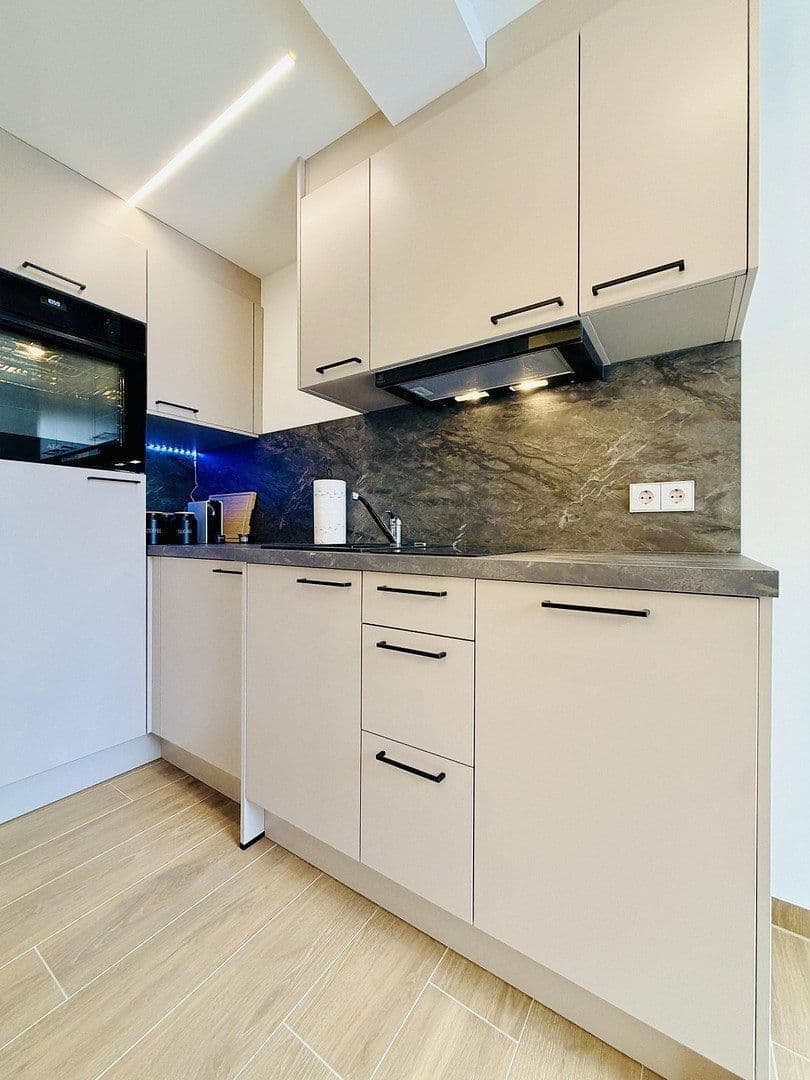 Pronájem domu 190 m², pozemek 189 m², Karlsruhe, Bádensko-Württembersko Pronájem domu 190 m², pozemek 189 m², Karlsruhe, Bádensko-Württembersko