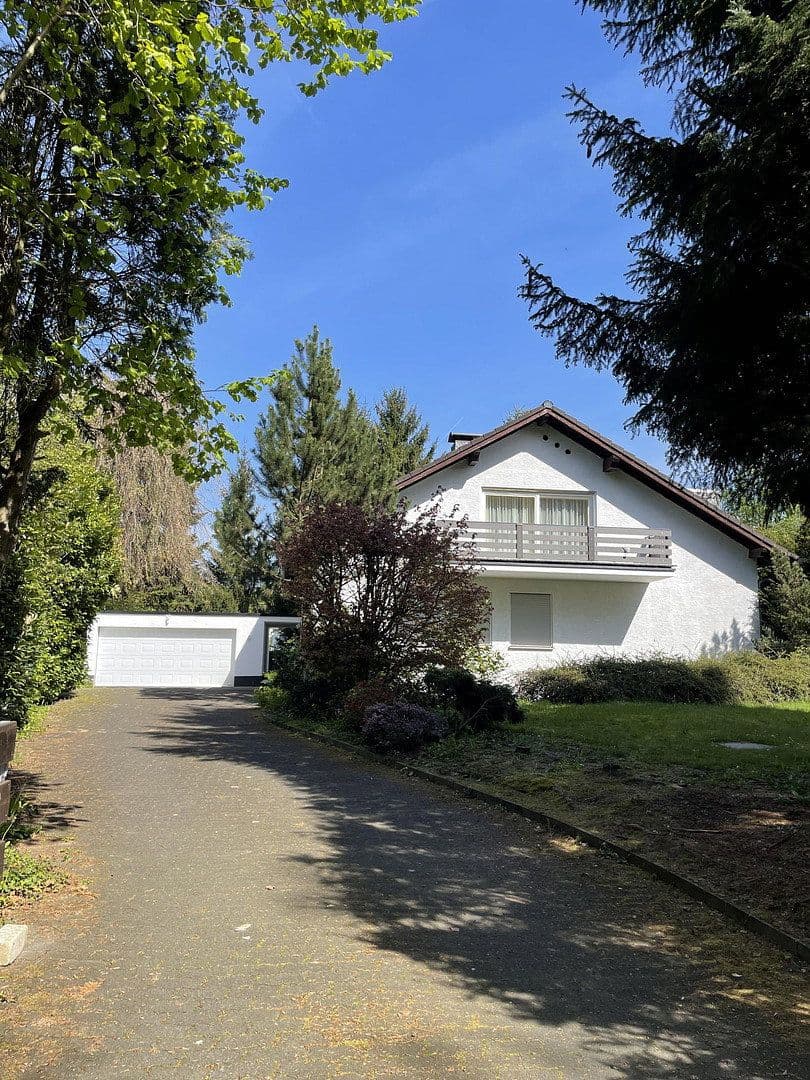 Prodej domu 230 m², pozemek 2.070 m², Bergisch Gladbach, Severní Porýní-Vestfálsko Prodej domu 230 m², pozemek 2.070 m², Bergisch Gladbach, Severní Porýní-Vestfálsko