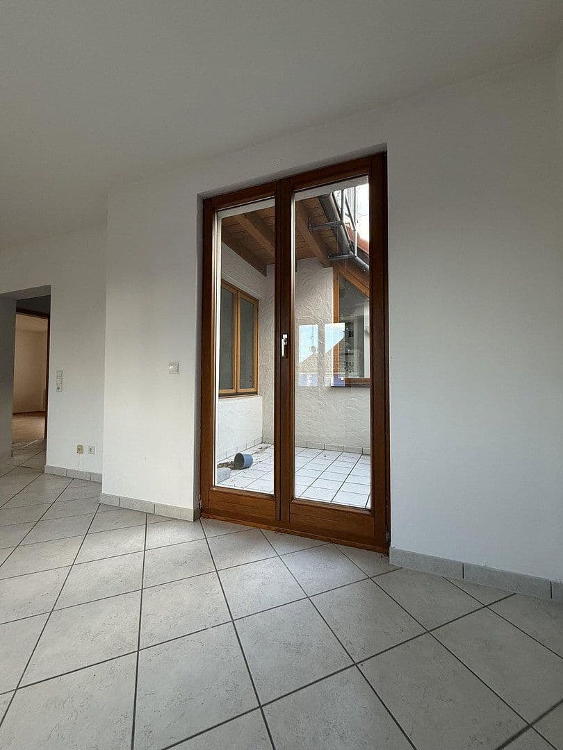 Pronájem bytu 3+1 72 m², Bundesstraße 22, Ehrenkirchen, Bádensko-Württembersko Pronájem bytu 3+1 72 m², Bundesstraße 22, Ehrenkirchen, Bádensko-Württembersko
