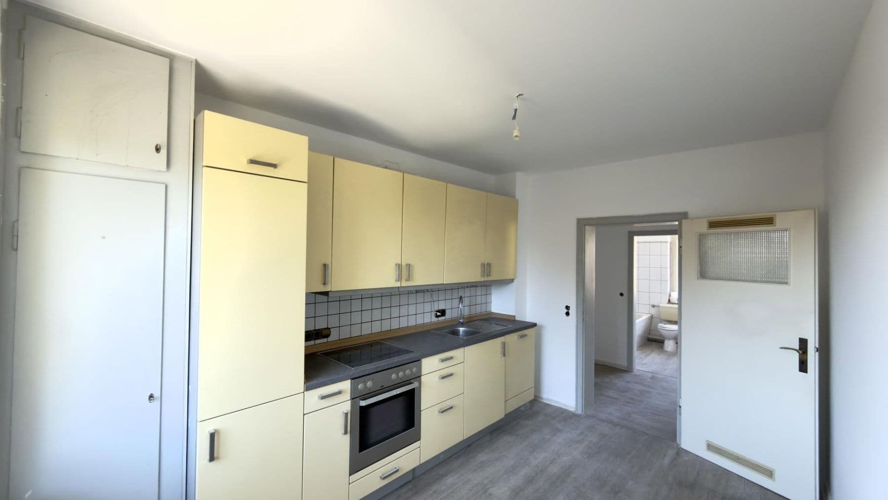 Pronájem bytu 2+1 55 m², Ritterstraße 55, Solingen, Severní Porýní-Vestfálsko Pronájem bytu 2+1 55 m², Ritterstraße 55, Solingen, Severní Porýní-Vestfálsko