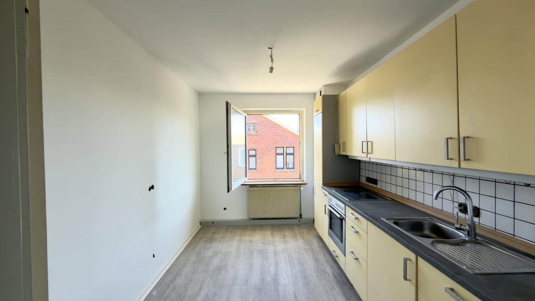 Pronájem bytu 2+1 55 m², Ritterstraße 55, Solingen, Severní Porýní-Vestfálsko Pronájem bytu 2+1 55 m², Ritterstraße 55, Solingen, Severní Porýní-Vestfálsko