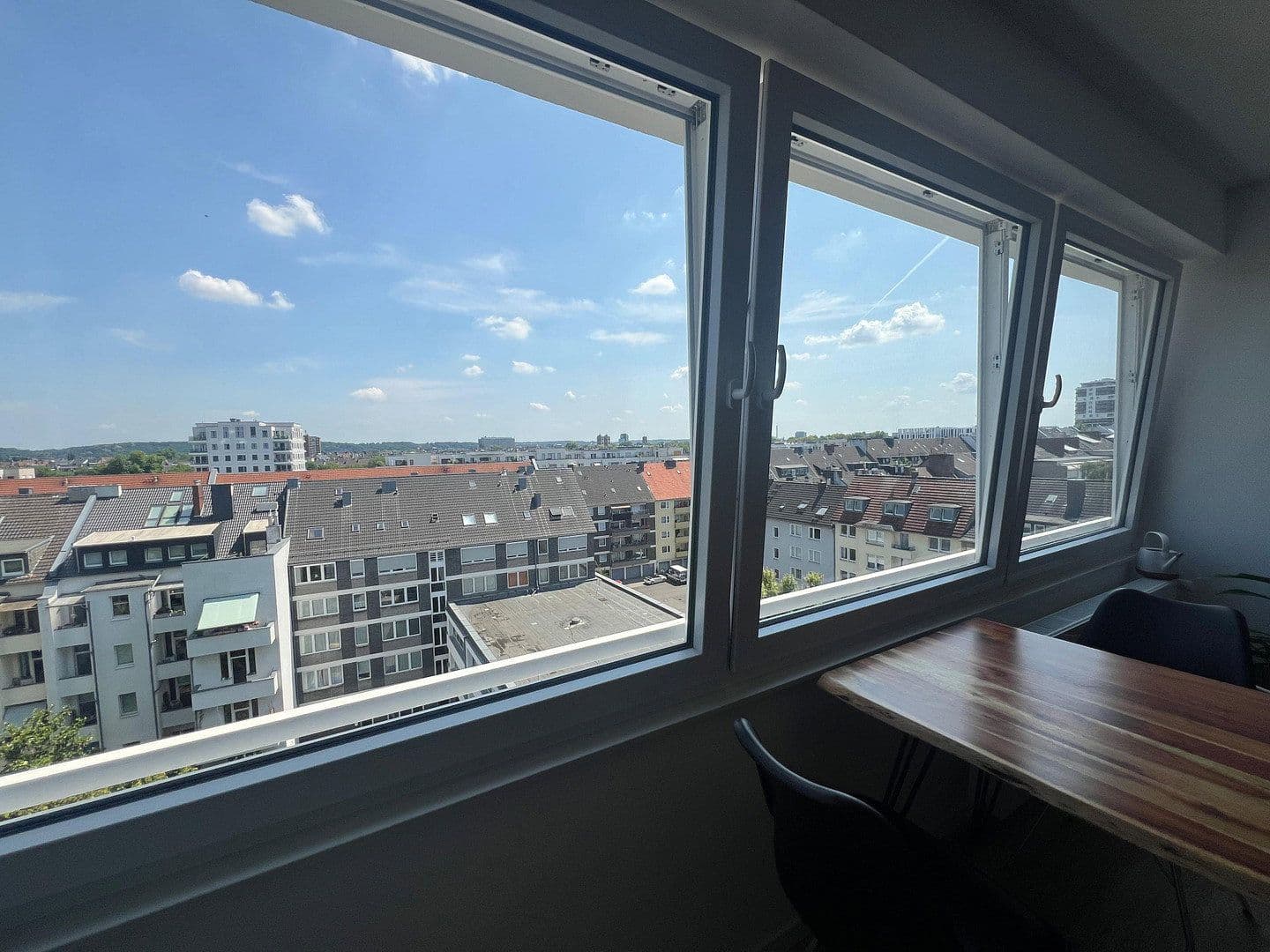 Pronájem bytu 2+1 55 m², Augustastr. 32, Düsseldorf, Severní Porýní-Vestfálsko Pronájem bytu 2+1 55 m², Augustastr. 32, Düsseldorf, Severní Porýní-Vestfálsko