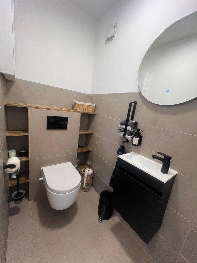 Pronájem bytu 2+1 55 m², Augustastr. 32, Düsseldorf, Severní Porýní-Vestfálsko Pronájem bytu 2+1 55 m², Augustastr. 32, Düsseldorf, Severní Porýní-Vestfálsko