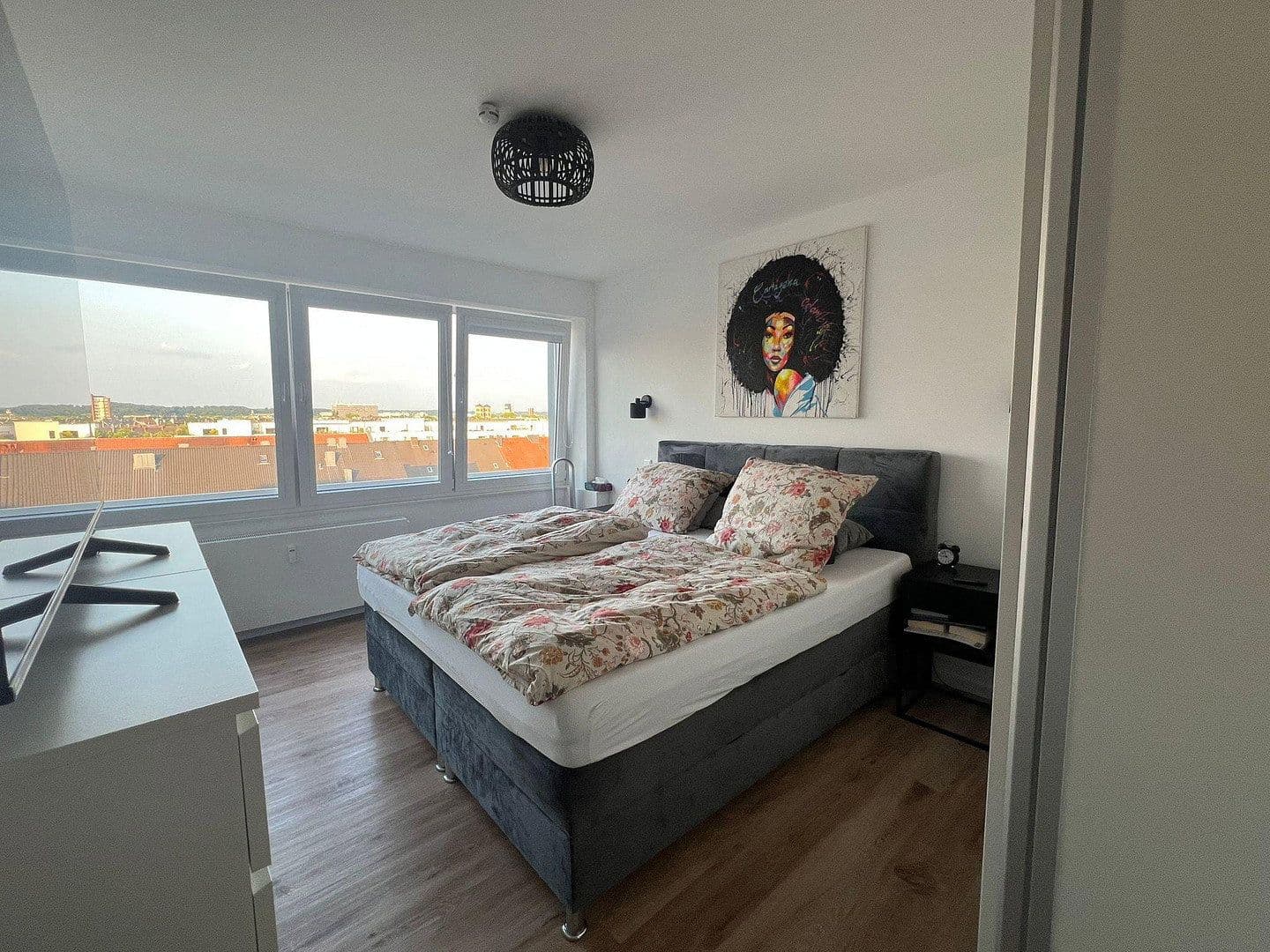 Pronájem bytu 2+1 55 m², Augustastr. 32, Düsseldorf, Severní Porýní-Vestfálsko Pronájem bytu 2+1 55 m², Augustastr. 32, Düsseldorf, Severní Porýní-Vestfálsko