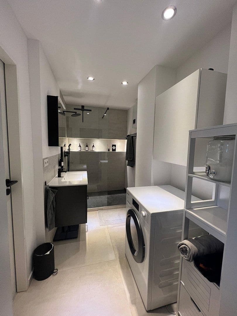 Pronájem bytu 2+1 55 m², Augustastr. 32, Düsseldorf, Severní Porýní-Vestfálsko Pronájem bytu 2+1 55 m², Augustastr. 32, Düsseldorf, Severní Porýní-Vestfálsko