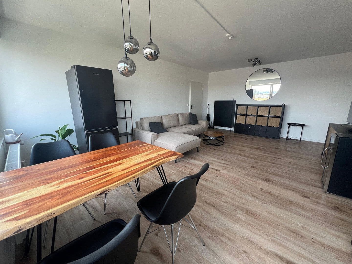 Pronájem bytu 2+1 55 m², Augustastr. 32, Düsseldorf, Severní Porýní-Vestfálsko Pronájem bytu 2+1 55 m², Augustastr. 32, Düsseldorf, Severní Porýní-Vestfálsko