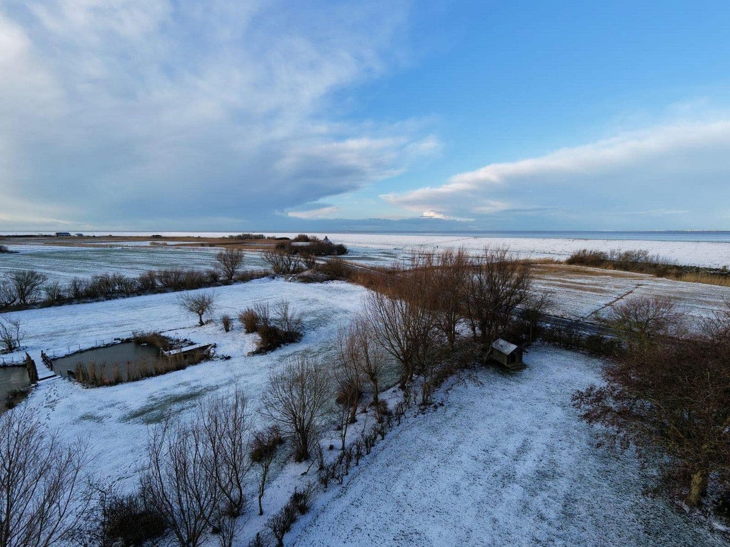Prodej nebytového prostoru 1.400 m², Hooger Fähre 6, Pellworm, Šlesvicko-Holštýnsko Prodej nebytového prostoru 1.400 m², Hooger Fähre 6, Pellworm, Šlesvicko-Holštýnsko