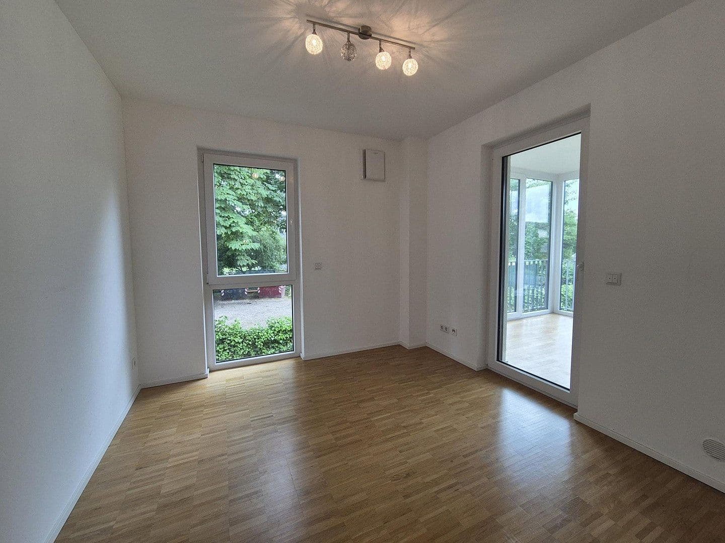 Prodej bytu 2+1 51 m², Niederrheinstr. 156, Düsseldorf, Severní Porýní-Vestfálsko Prodej bytu 2+1 51 m², Niederrheinstr. 156, Düsseldorf, Severní Porýní-Vestfálsko