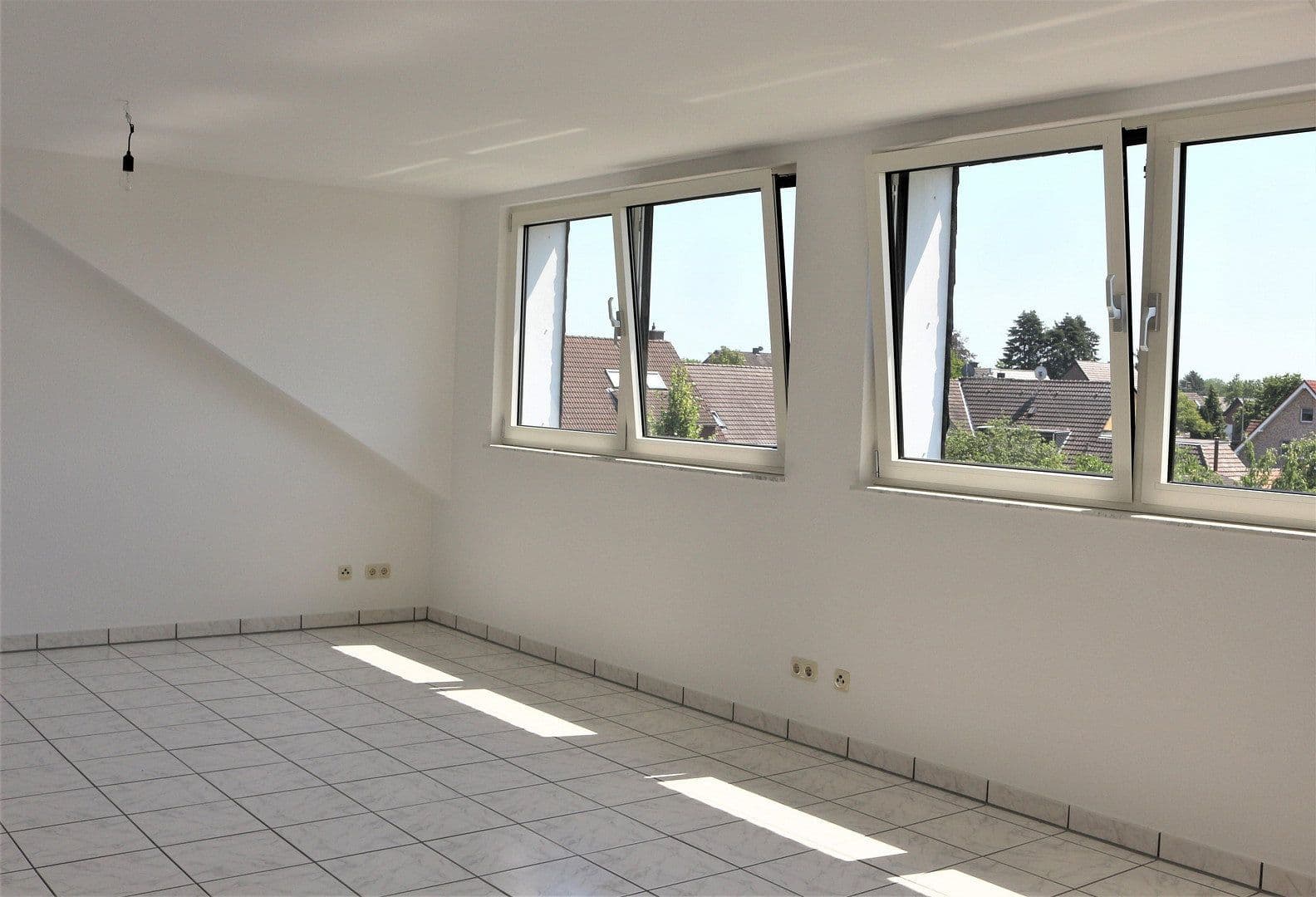 Pronájem bytu 2+kk 76 m², Dinslaken, Severní Porýní-Vestfálsko Pronájem bytu 2+kk 76 m², Dinslaken, Severní Porýní-Vestfálsko