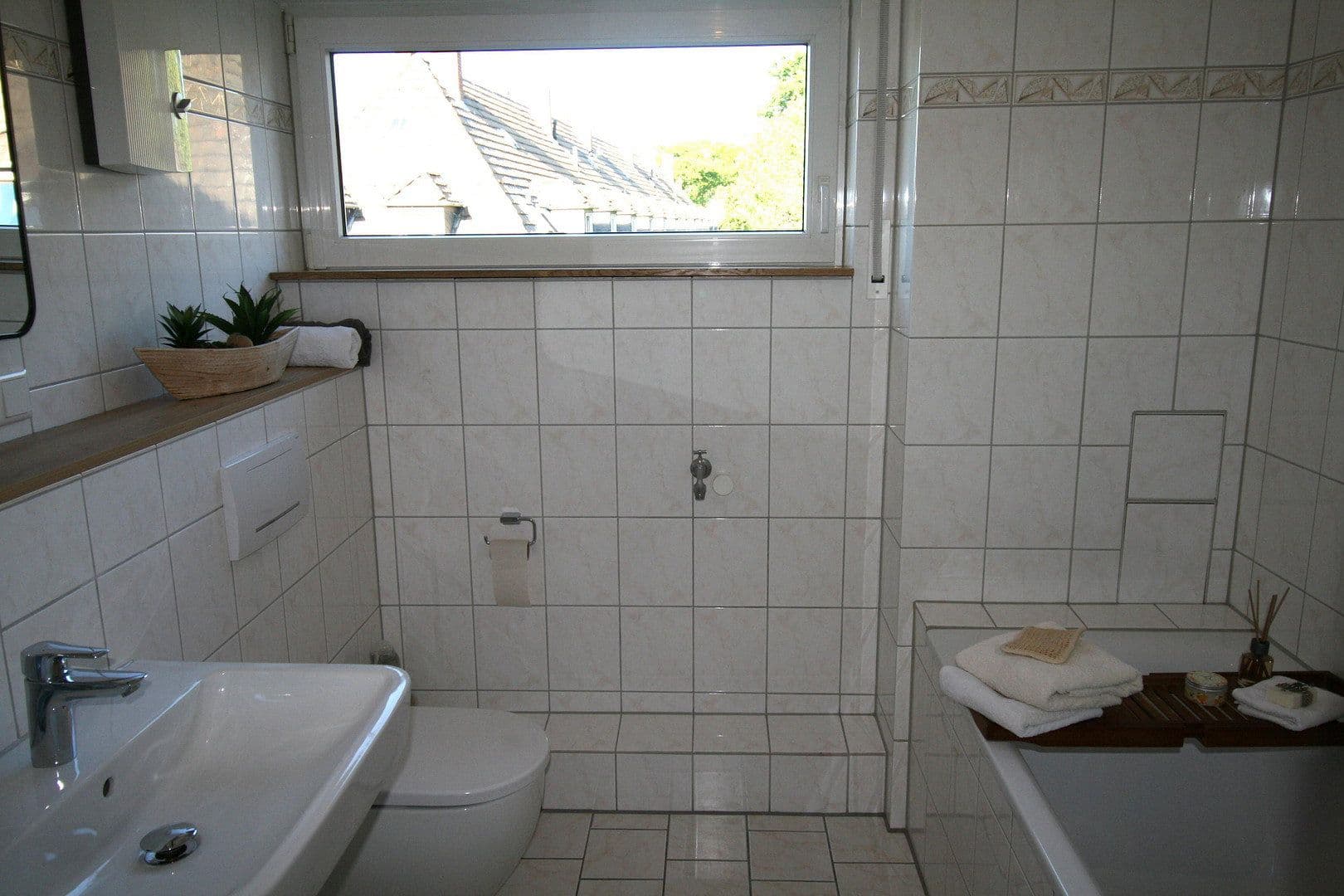 Pronájem bytu 2+1 71 m², Leverkusen-Wiesdorf, Severní Porýní-Vestfálsko Pronájem bytu 2+1 71 m², Leverkusen-Wiesdorf, Severní Porýní-Vestfálsko