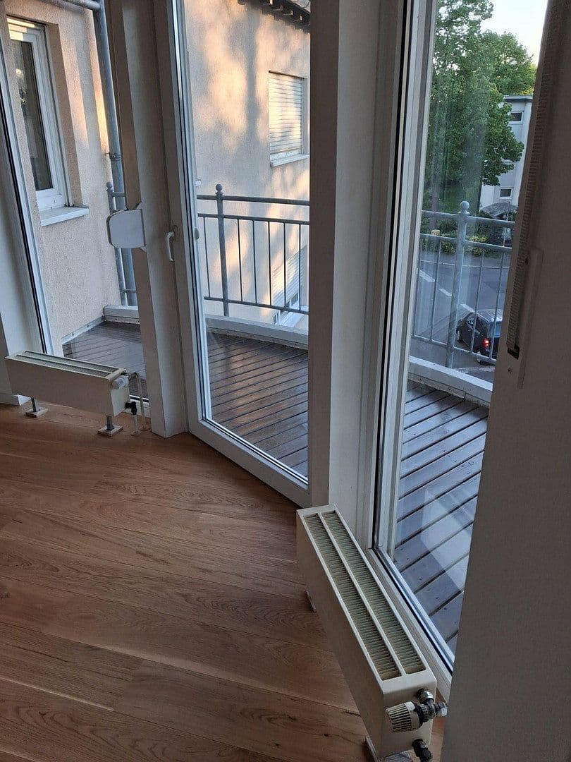 Pronájem bytu 2+1 71 m², Leverkusen-Wiesdorf, Severní Porýní-Vestfálsko Pronájem bytu 2+1 71 m², Leverkusen-Wiesdorf, Severní Porýní-Vestfálsko