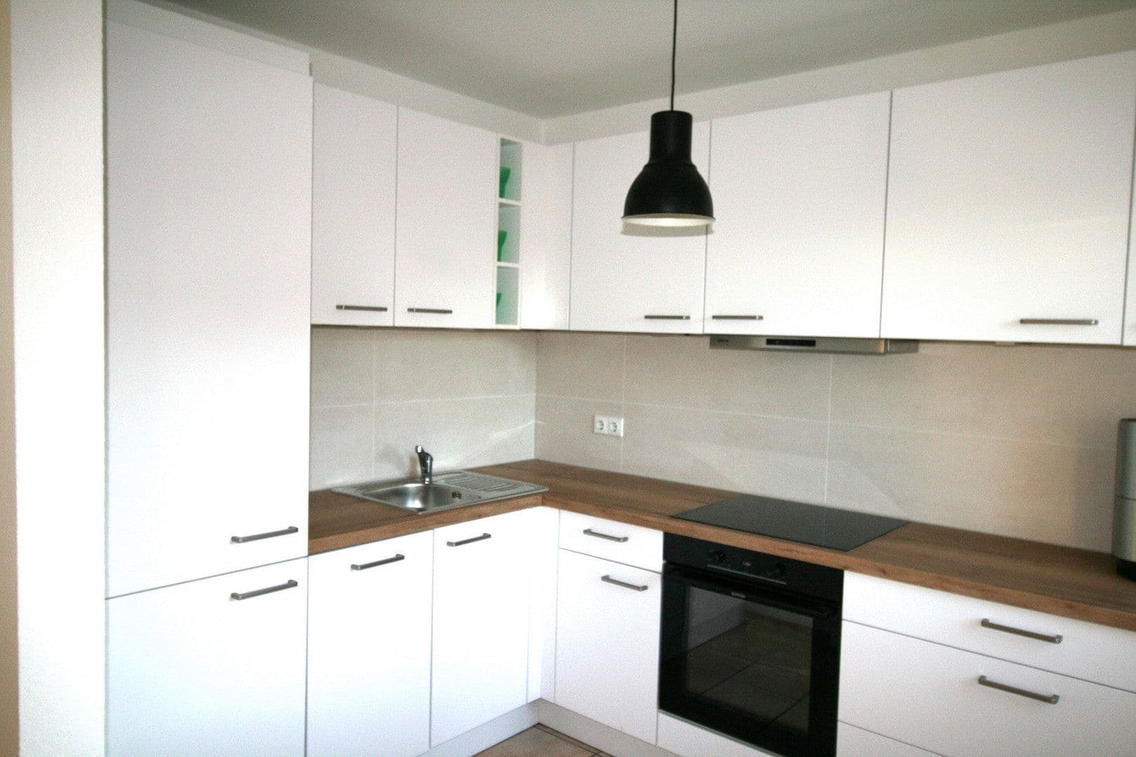 Pronájem bytu 2+1 71 m², Leverkusen-Wiesdorf, Severní Porýní-Vestfálsko Pronájem bytu 2+1 71 m², Leverkusen-Wiesdorf, Severní Porýní-Vestfálsko