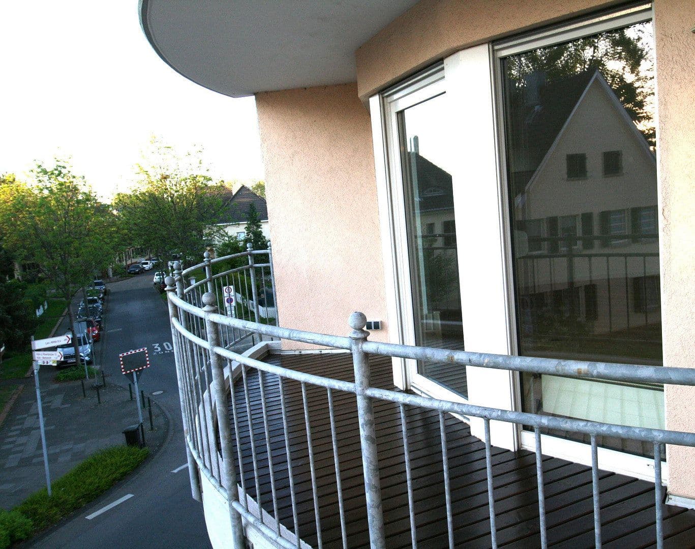 Pronájem bytu 2+1 71 m², Leverkusen-Wiesdorf, Severní Porýní-Vestfálsko Pronájem bytu 2+1 71 m², Leverkusen-Wiesdorf, Severní Porýní-Vestfálsko