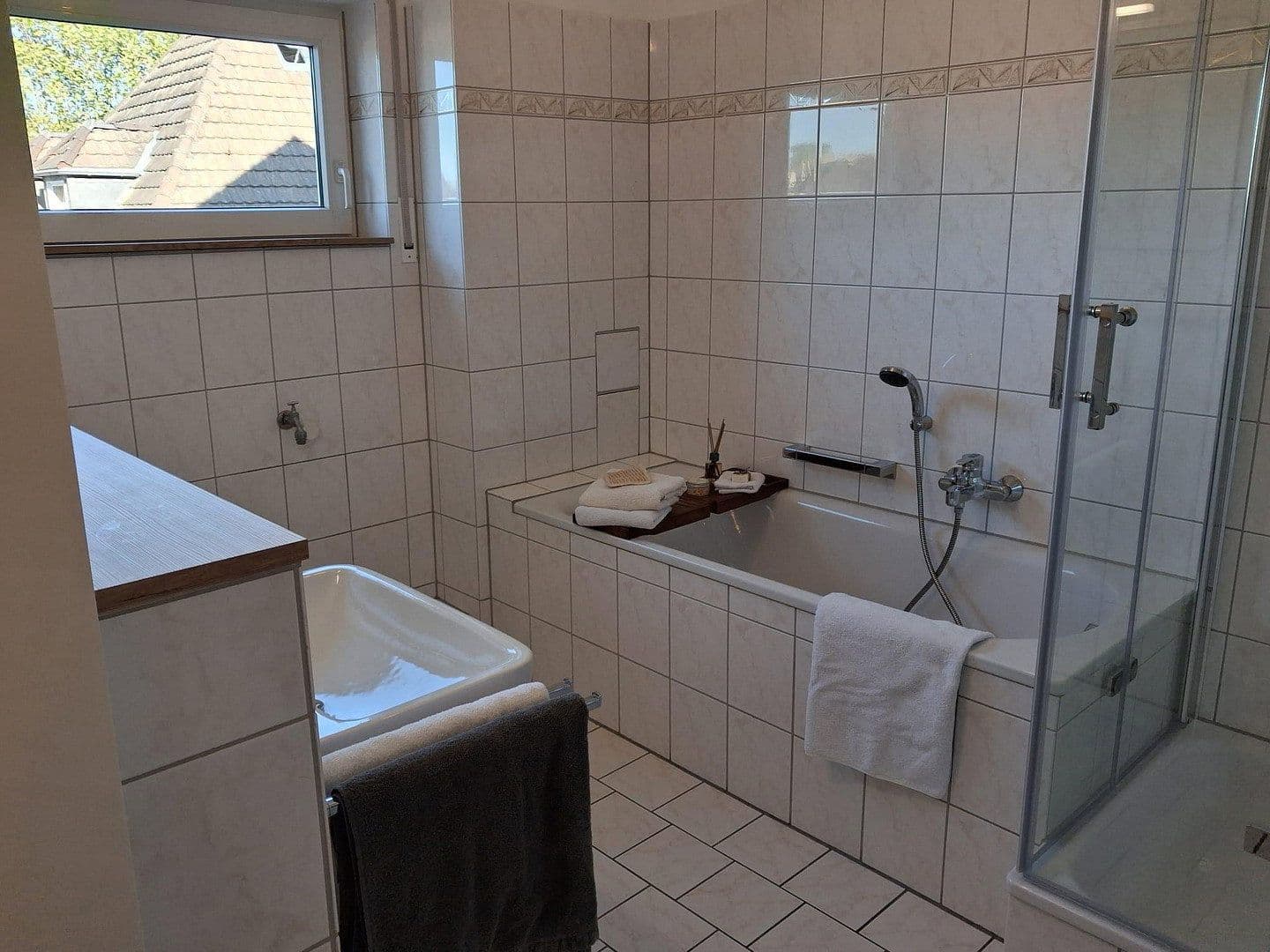Pronájem bytu 2+1 71 m², Leverkusen-Wiesdorf, Severní Porýní-Vestfálsko Pronájem bytu 2+1 71 m², Leverkusen-Wiesdorf, Severní Porýní-Vestfálsko
