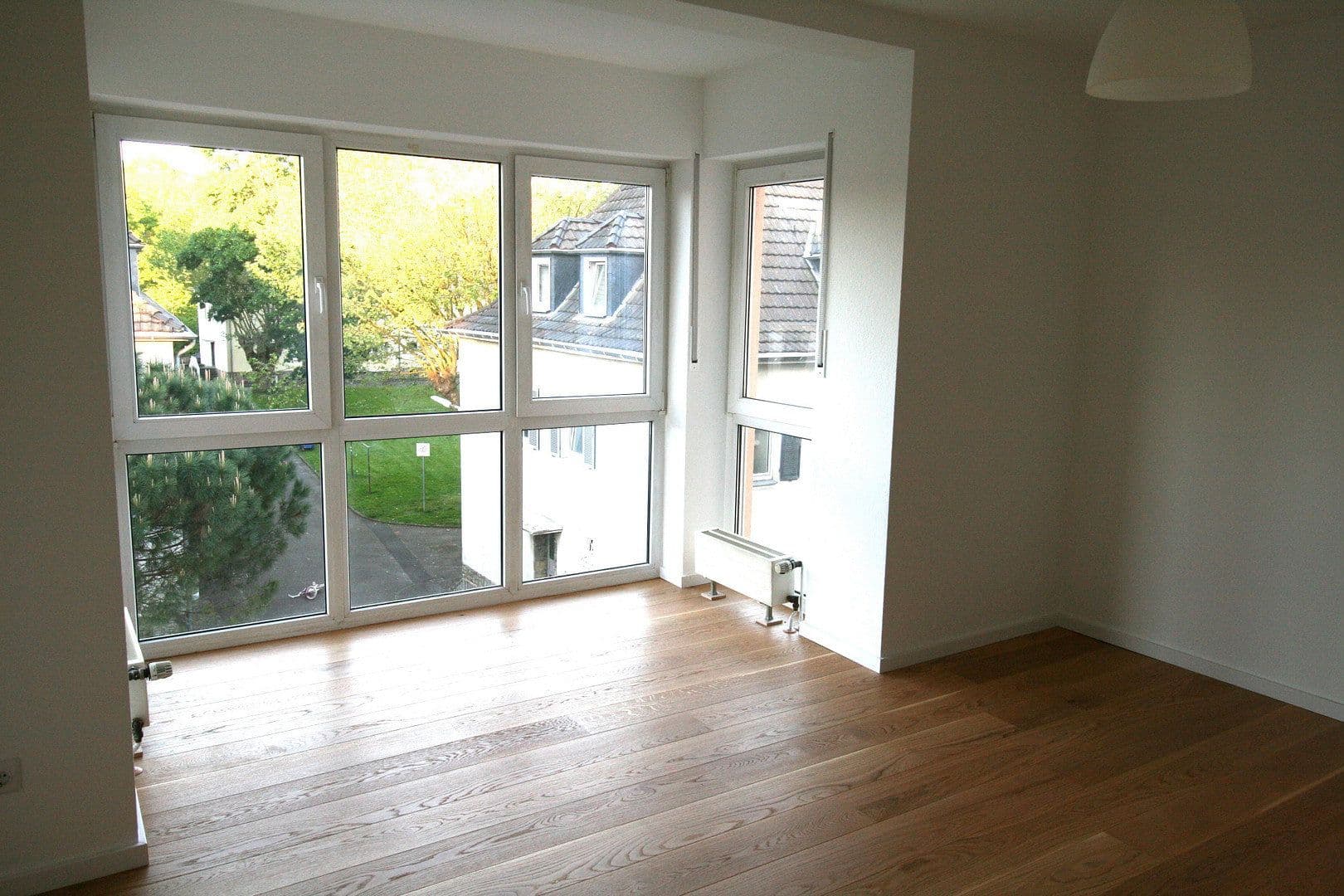 Pronájem bytu 2+1 71 m², Leverkusen-Wiesdorf, Severní Porýní-Vestfálsko Pronájem bytu 2+1 71 m², Leverkusen-Wiesdorf, Severní Porýní-Vestfálsko