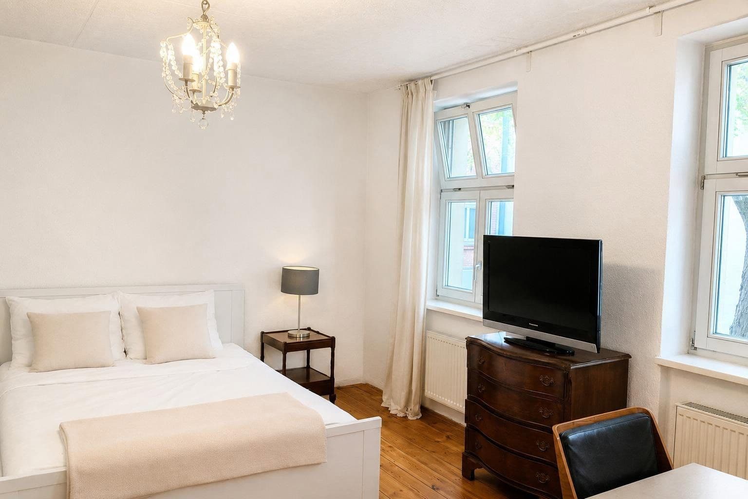 Prodej bytu 2+1 60 m², Auguststraße 89, Berlin, Berlín Prodej bytu 2+1 60 m², Auguststraße 89, Berlin, Berlín