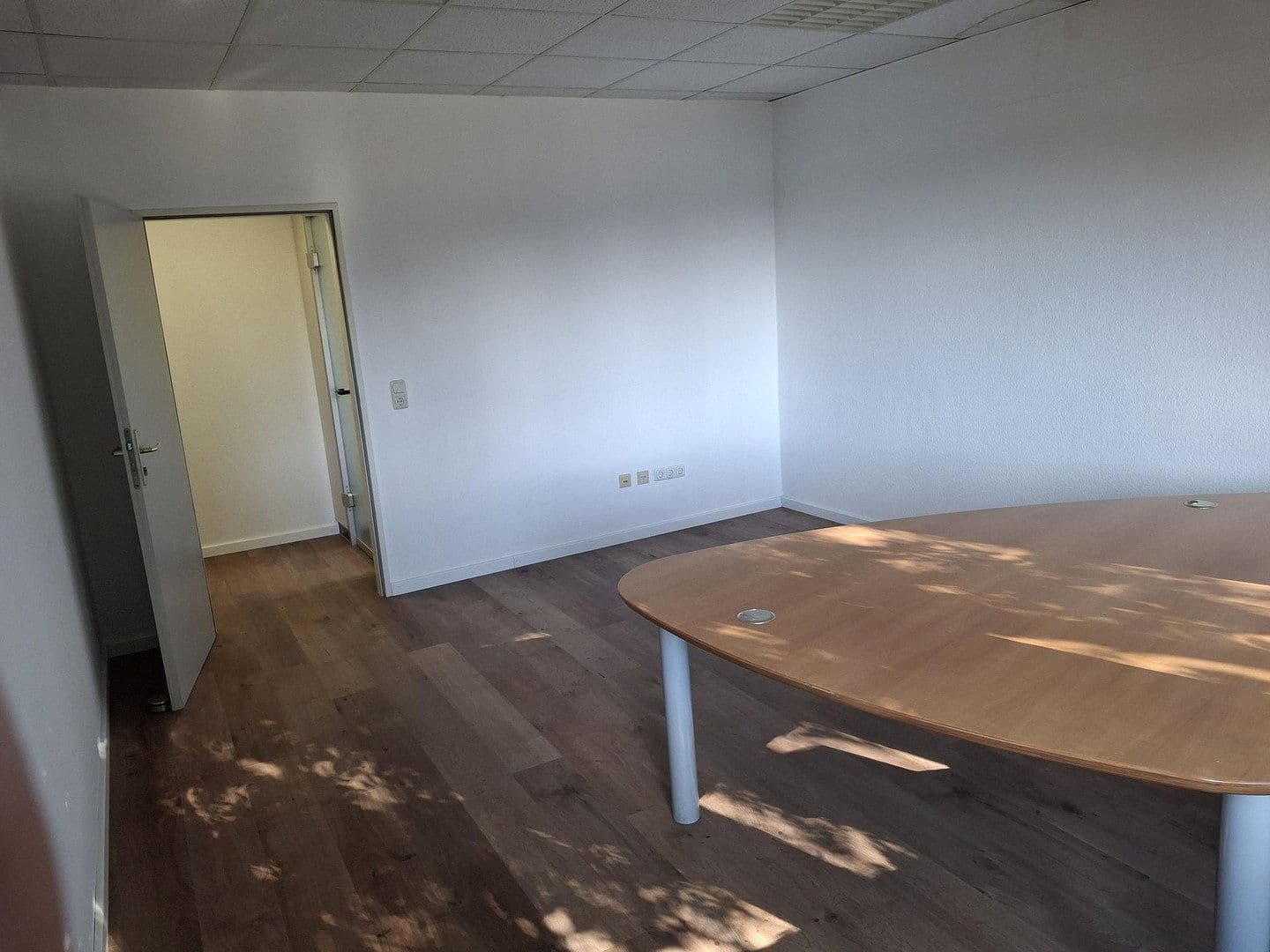 Pronájem kanceláře 130 m², Oststrasse 122 B, Norderstedt, Šlesvicko-Holštýnsko Pronájem kanceláře 130 m², Oststrasse 122 B, Norderstedt, Šlesvicko-Holštýnsko