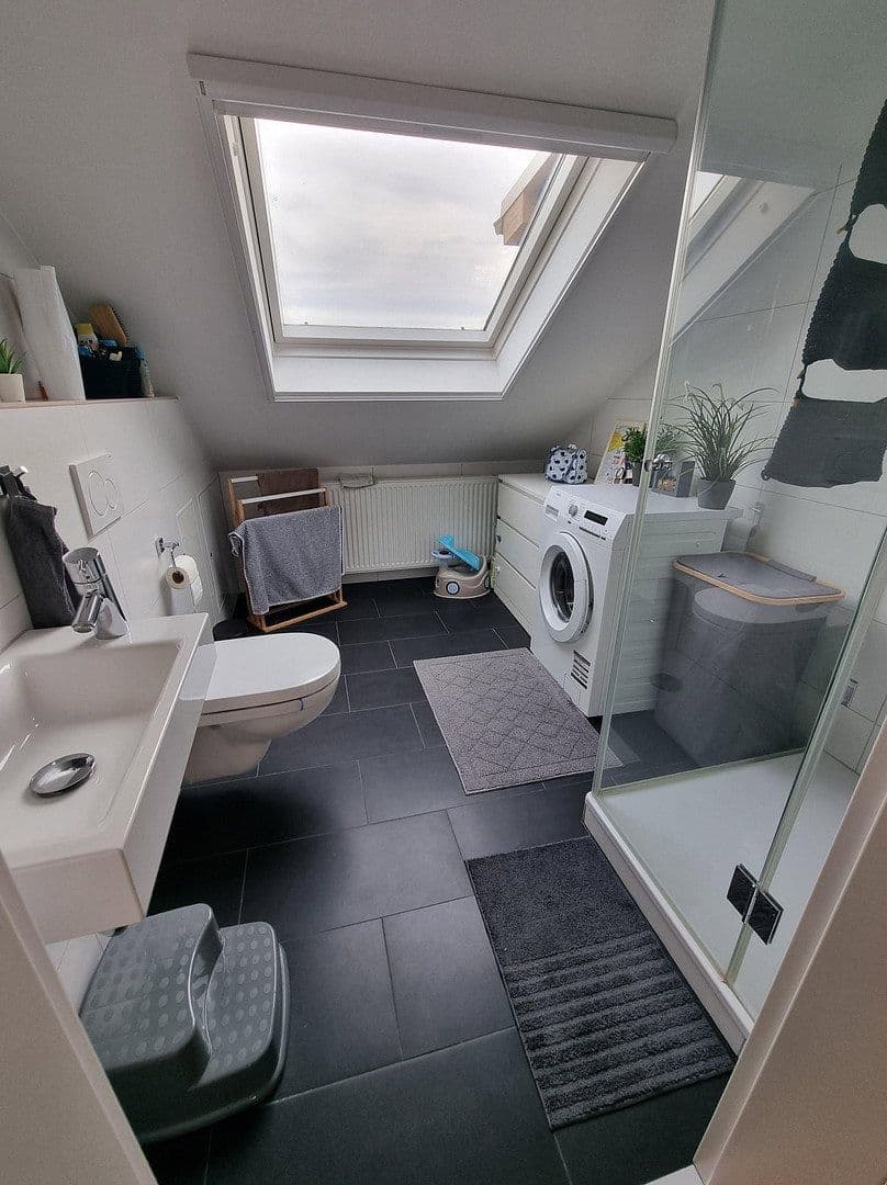 Prodej bytu 3+1 60 m², Schulstr. 40, Mannheim, Bádensko-Württembersko Prodej bytu 3+1 60 m², Schulstr. 40, Mannheim, Bádensko-Württembersko