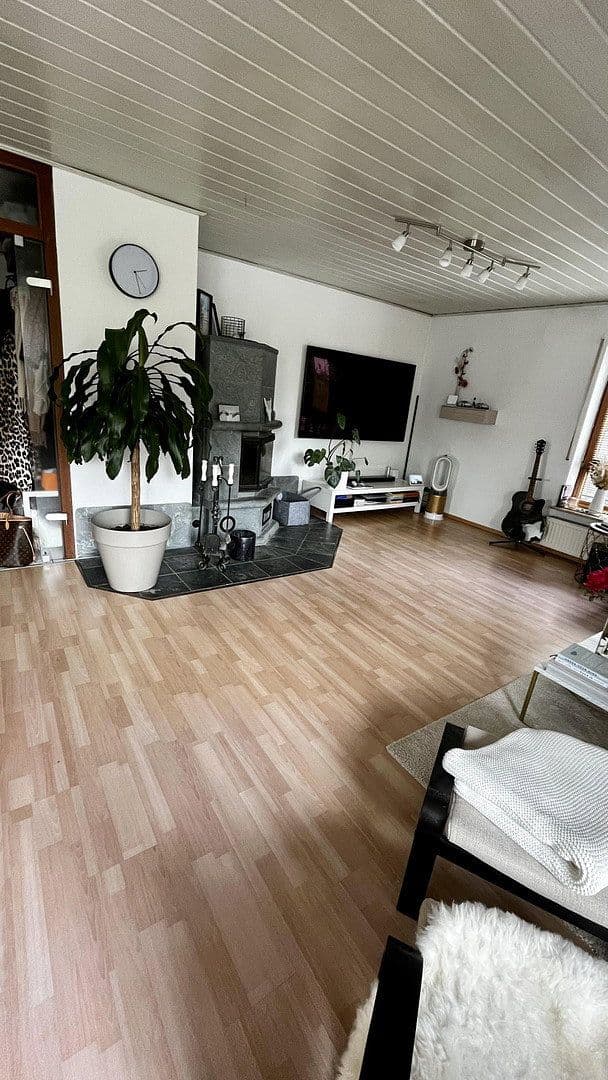 Pronájem bytu 3+kk 71 m², Bernhaldenweg 27, Spiegelberg, Bádensko-Württembersko Pronájem bytu 3+kk 71 m², Bernhaldenweg 27, Spiegelberg, Bádensko-Württembersko