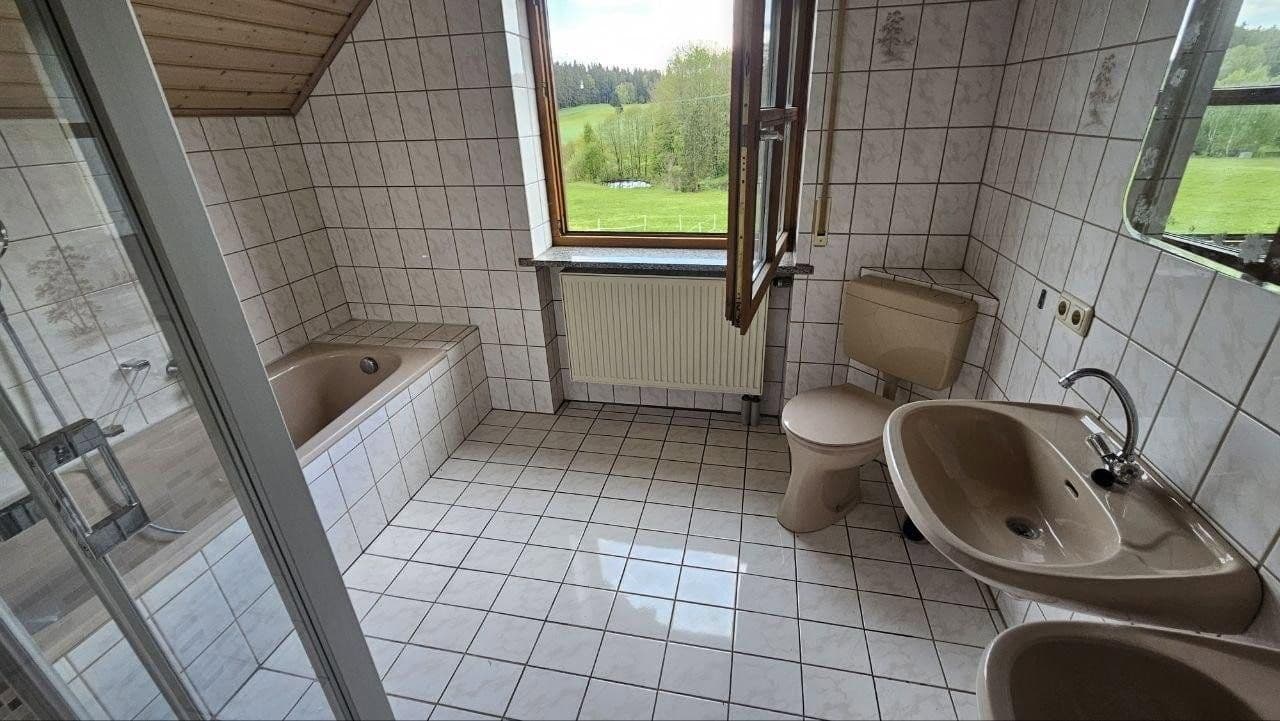 Prodej domu 120 m², pozemek 1.500 m², Tiefenbach 27, Bad Alexandersbad, Bavorsko Prodej domu 120 m², pozemek 1.500 m², Tiefenbach 27, Bad Alexandersbad, Bavorsko