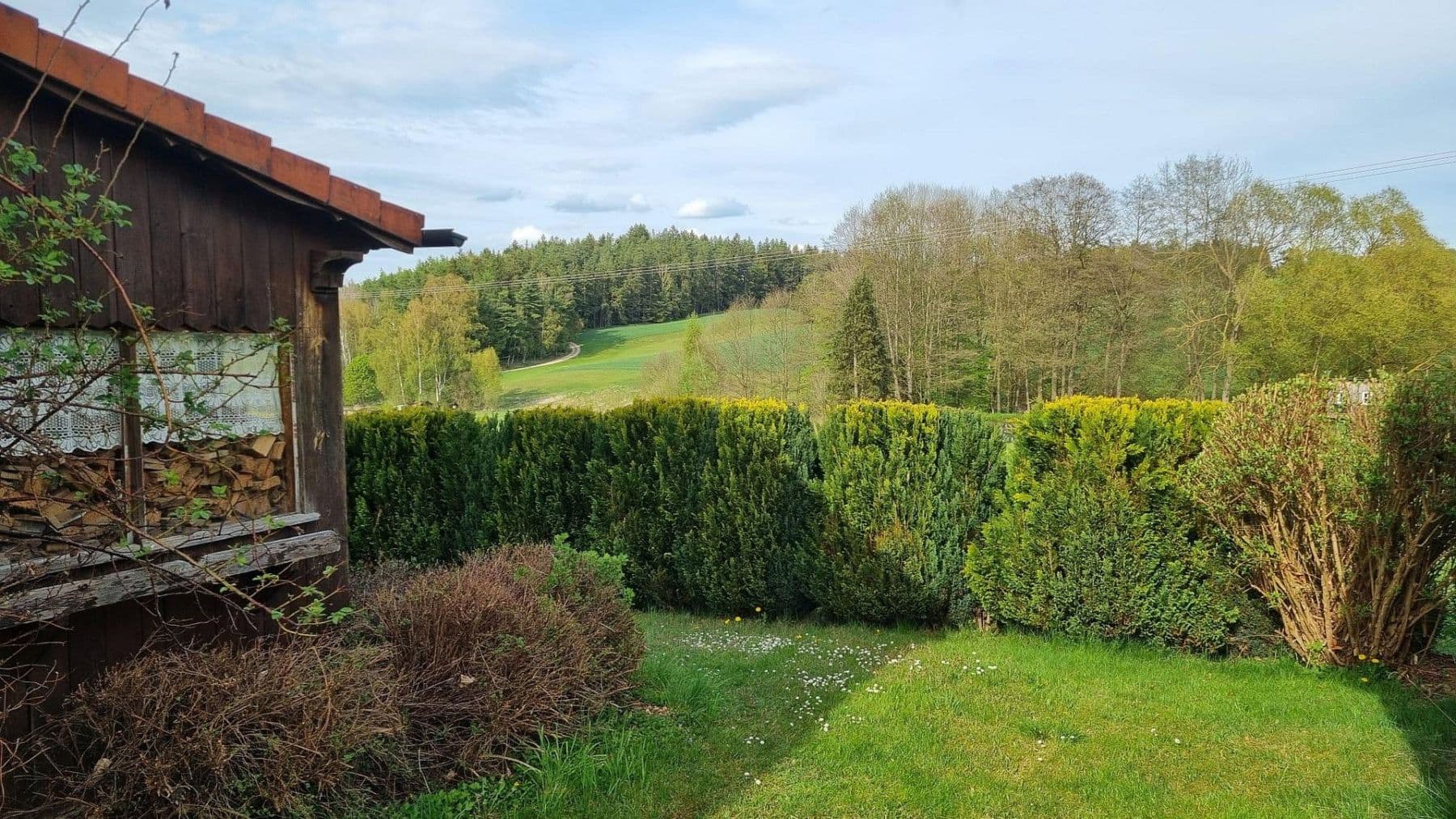 Prodej domu 120 m², pozemek 1.500 m², Tiefenbach 27, Bad Alexandersbad, Bavorsko Prodej domu 120 m², pozemek 1.500 m², Tiefenbach 27, Bad Alexandersbad, Bavorsko