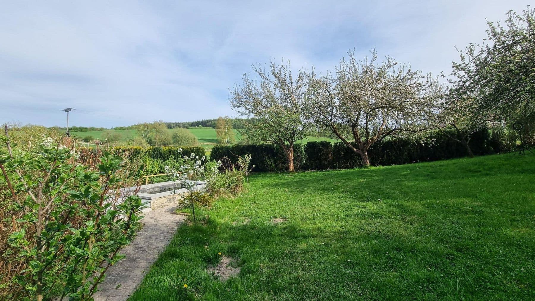 Prodej domu 120 m², pozemek 1.500 m², Tiefenbach 27, Bad Alexandersbad, Bavorsko Prodej domu 120 m², pozemek 1.500 m², Tiefenbach 27, Bad Alexandersbad, Bavorsko