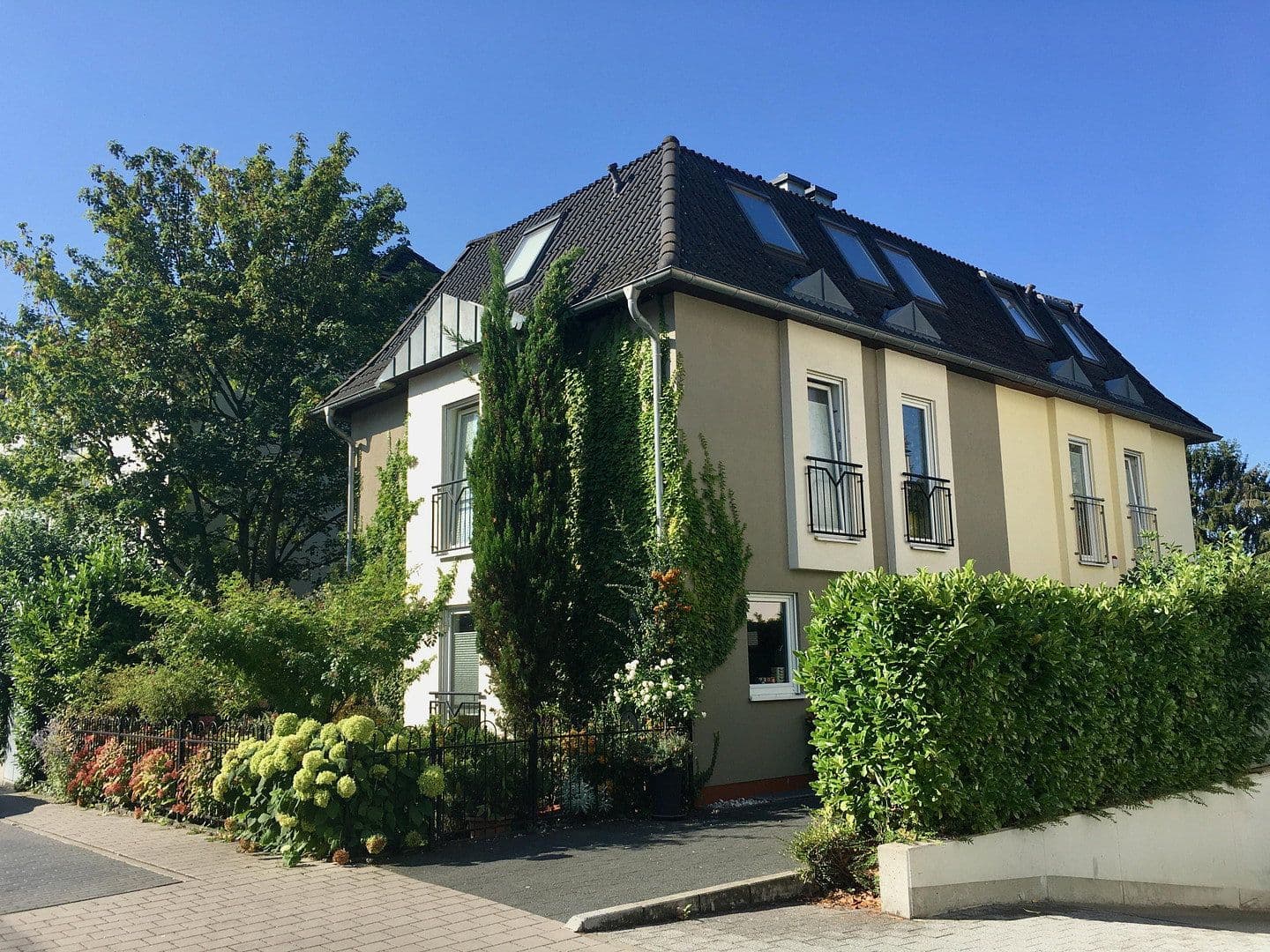 Prodej domu 157 m², pozemek 190 m², Am Wiesenrain, Frankfurt am Main, Hessen Prodej domu 157 m², pozemek 190 m², Am Wiesenrain, Frankfurt am Main, Hessen