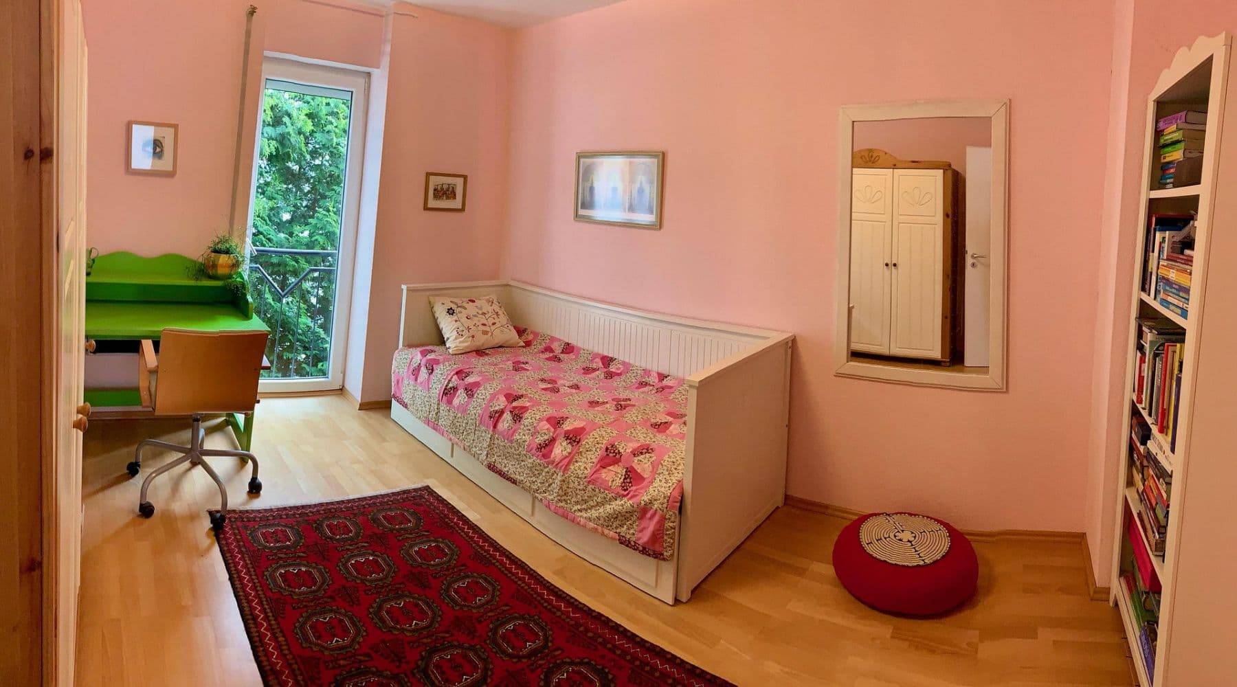 Prodej domu 157 m², pozemek 190 m², Am Wiesenrain, Frankfurt am Main, Hessen Prodej domu 157 m², pozemek 190 m², Am Wiesenrain, Frankfurt am Main, Hessen