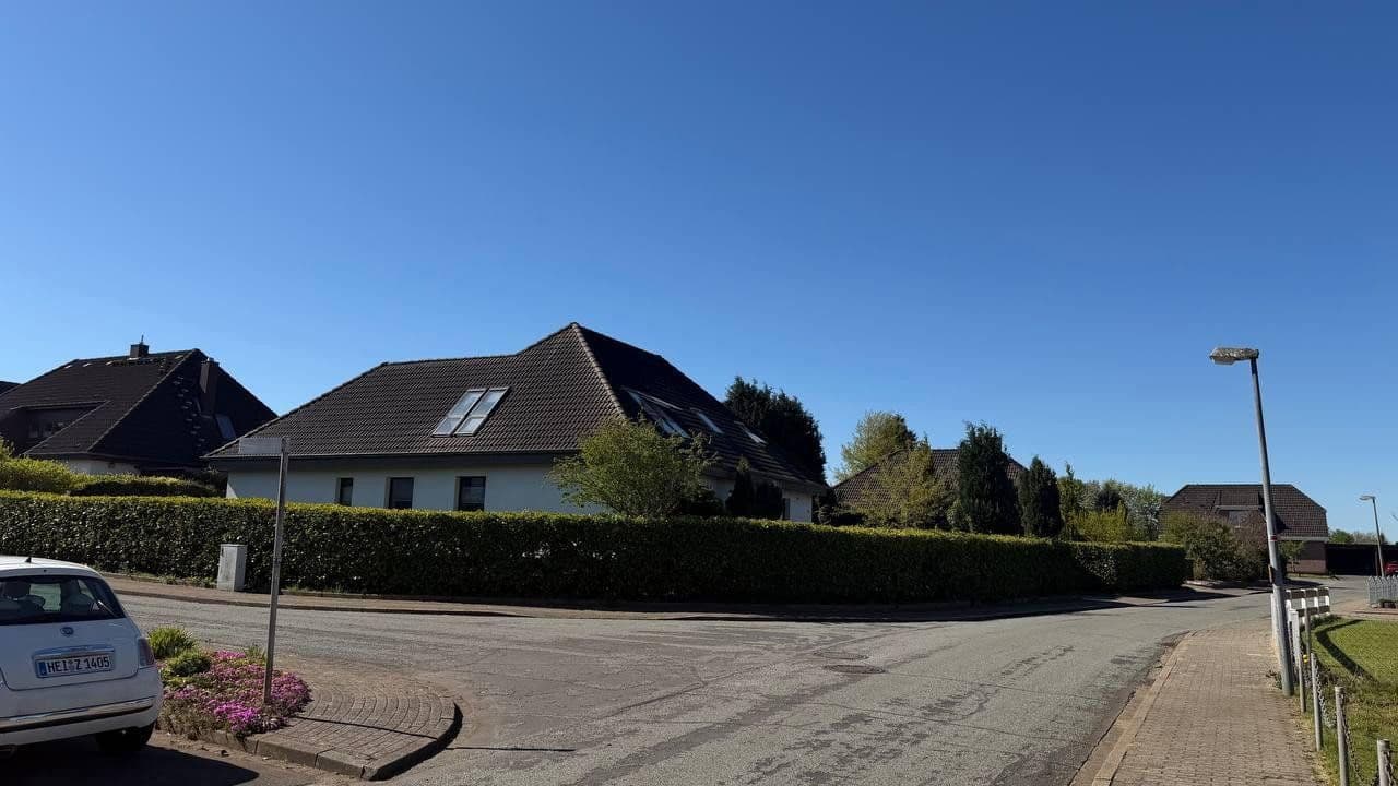 Prodej domu 233 m², pozemek 1.072 m², Buchholz, Šlesvicko-Holštýnsko Prodej domu 233 m², pozemek 1.072 m², Buchholz, Šlesvicko-Holštýnsko