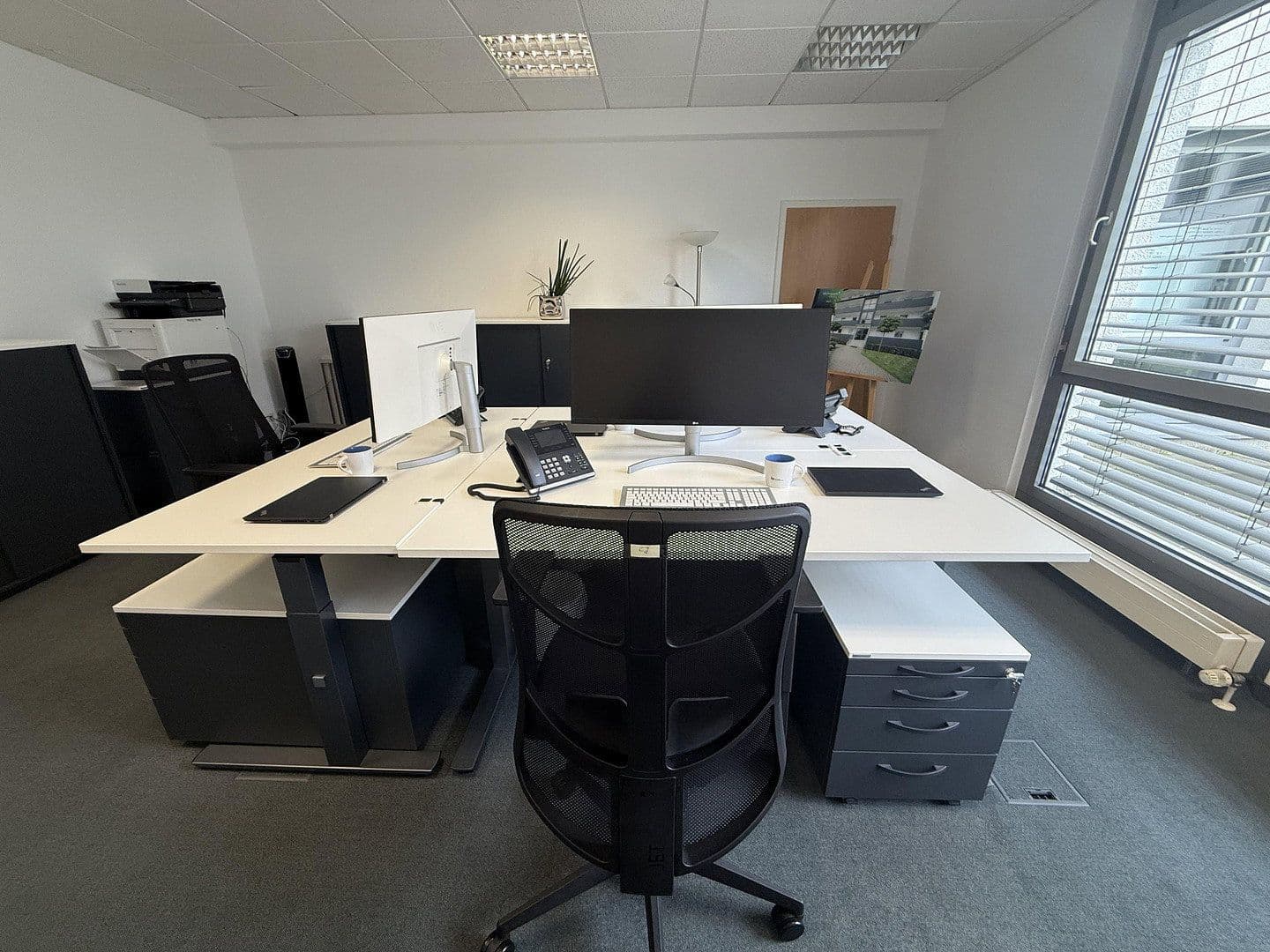 Pronájem kanceláře 355 m², Angermunder Straße 126, Düsseldorf - Angermund, Severní Porýní-Vestfálsko Pronájem kanceláře 355 m², Angermunder Straße 126, Düsseldorf - Angermund, Severní Porýní-Vestfálsko
