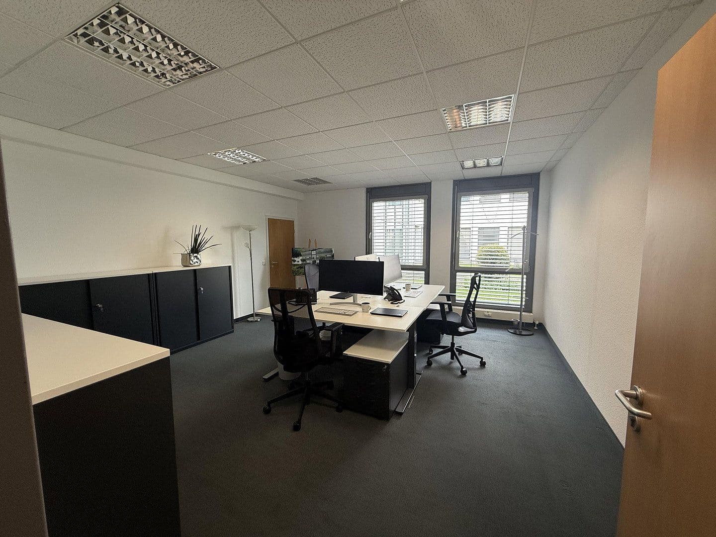 Pronájem kanceláře 355 m², Angermunder Straße 126, Düsseldorf - Angermund, Severní Porýní-Vestfálsko Pronájem kanceláře 355 m², Angermunder Straße 126, Düsseldorf - Angermund, Severní Porýní-Vestfálsko