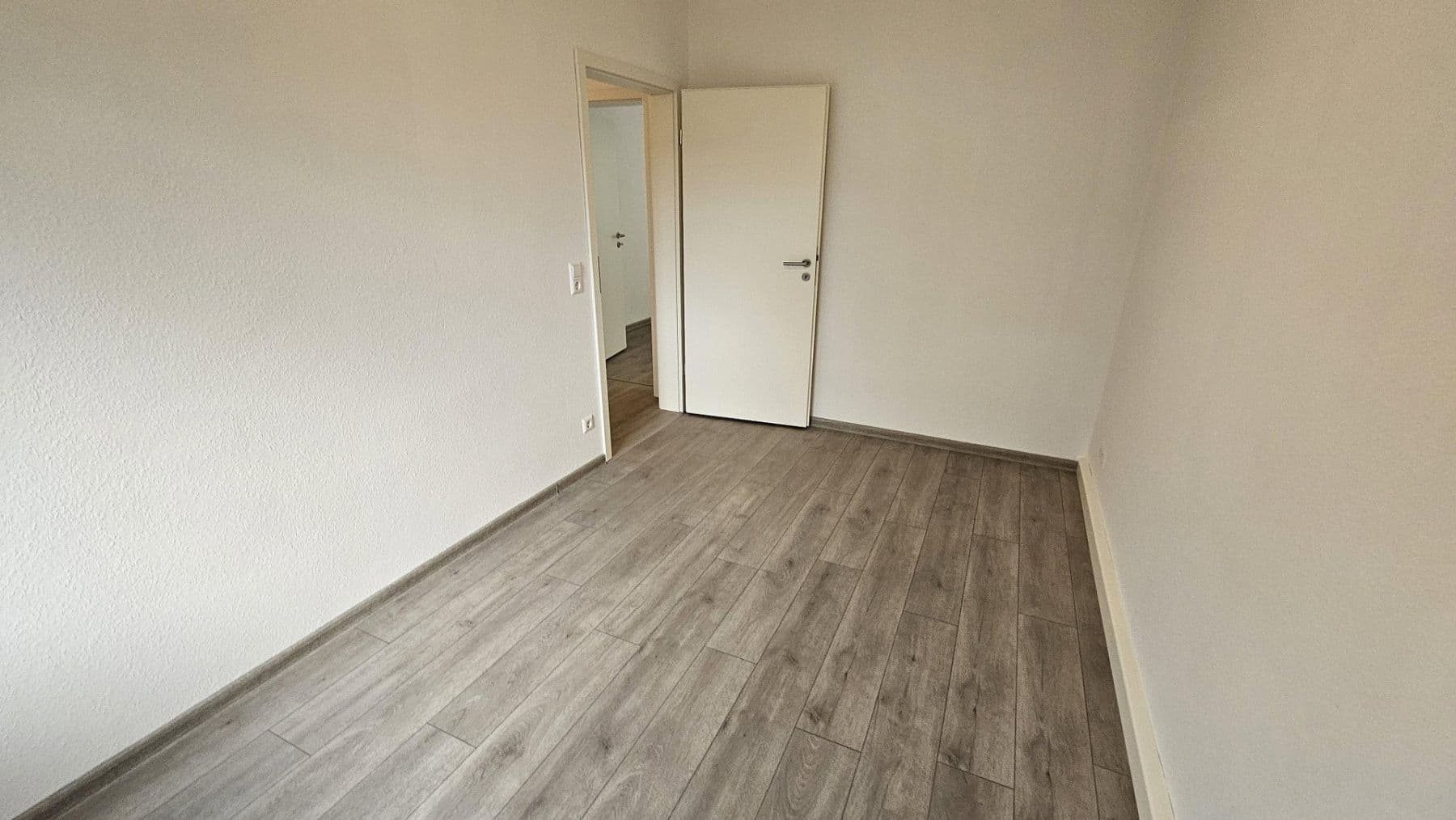 Pronájem bytu 3+1 60 m², Eutighofer Straße 22, Schwäbisch Gmünd, Bádensko-Württembersko Pronájem bytu 3+1 60 m², Eutighofer Straße 22, Schwäbisch Gmünd, Bádensko-Württembersko