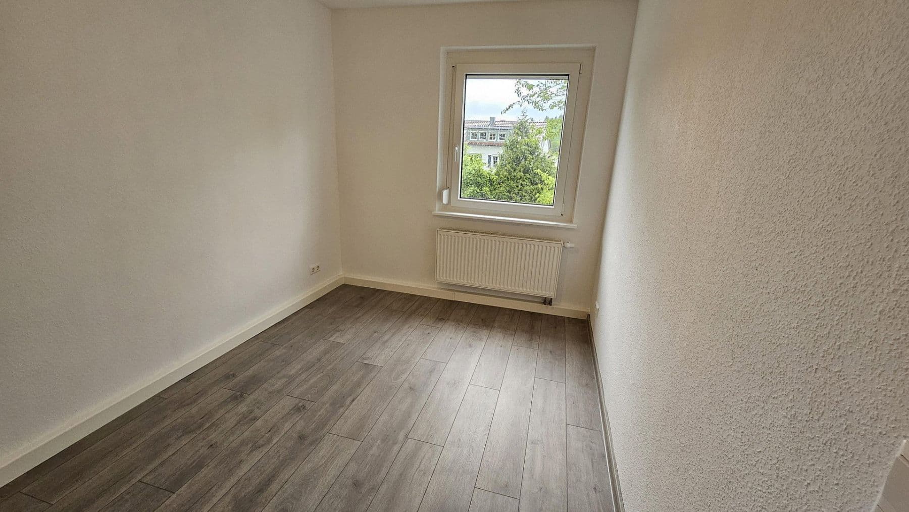Pronájem bytu 3+1 60 m², Eutighofer Straße 22, Schwäbisch Gmünd, Bádensko-Württembersko Pronájem bytu 3+1 60 m², Eutighofer Straße 22, Schwäbisch Gmünd, Bádensko-Württembersko