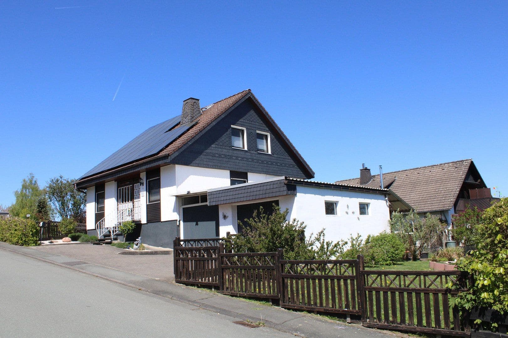 Prodej domu 163 m², pozemek 878 m², Allendorf (Eder), Hessen Prodej domu 163 m², pozemek 878 m², Allendorf (Eder), Hessen