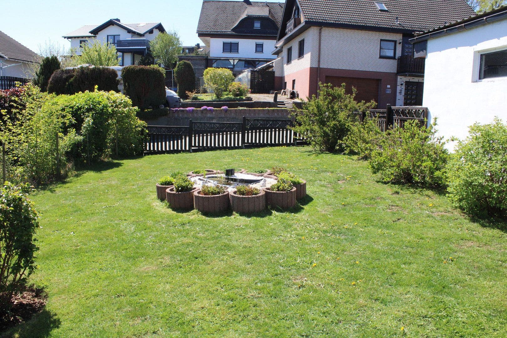Prodej domu 163 m², pozemek 878 m², Allendorf (Eder), Hessen Prodej domu 163 m², pozemek 878 m², Allendorf (Eder), Hessen