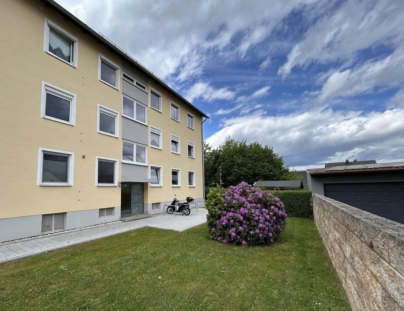 Prodej bytu 3+1 76 m², Grillparzerplatz 9a, Schwandorf, Bavorsko Prodej bytu 3+1 76 m², Grillparzerplatz 9a, Schwandorf, Bavorsko