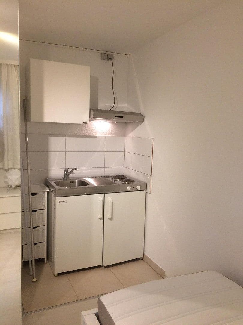 Pronájem bytu 1+1 16 m², Stuttgart-Kaltental, Bádensko-Württembersko Pronájem bytu 1+1 16 m², Stuttgart-Kaltental, Bádensko-Württembersko