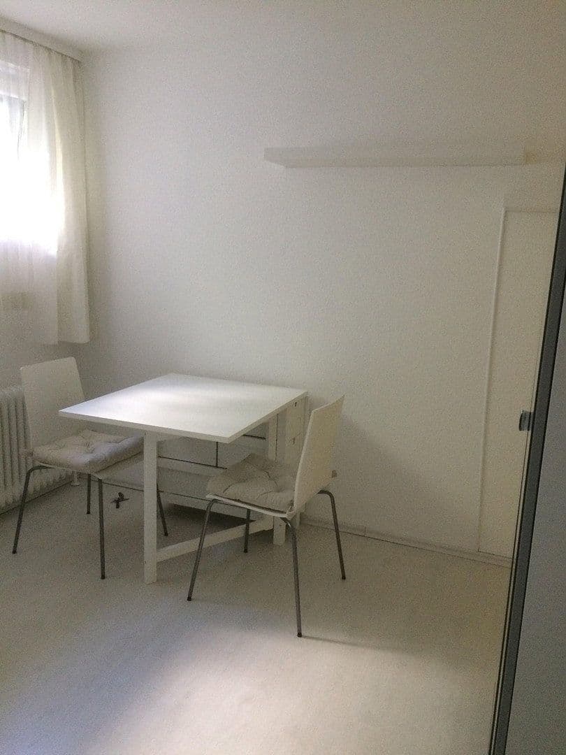Pronájem bytu 1+1 16 m², Stuttgart-Kaltental, Bádensko-Württembersko Pronájem bytu 1+1 16 m², Stuttgart-Kaltental, Bádensko-Württembersko