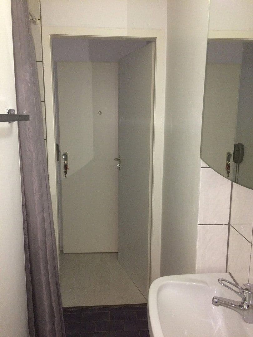 Pronájem bytu 1+1 16 m², Stuttgart-Kaltental, Bádensko-Württembersko Pronájem bytu 1+1 16 m², Stuttgart-Kaltental, Bádensko-Württembersko