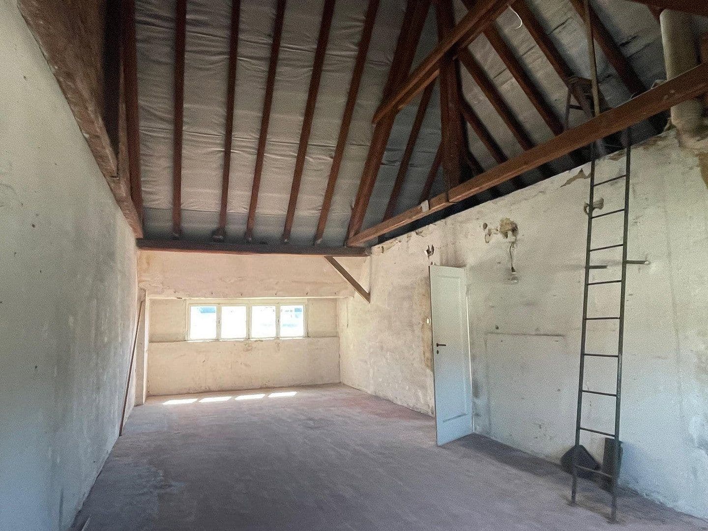 Prodej domu 252 m², pozemek 417 m², Frankfurt, Hessen Prodej domu 252 m², pozemek 417 m², Frankfurt, Hessen